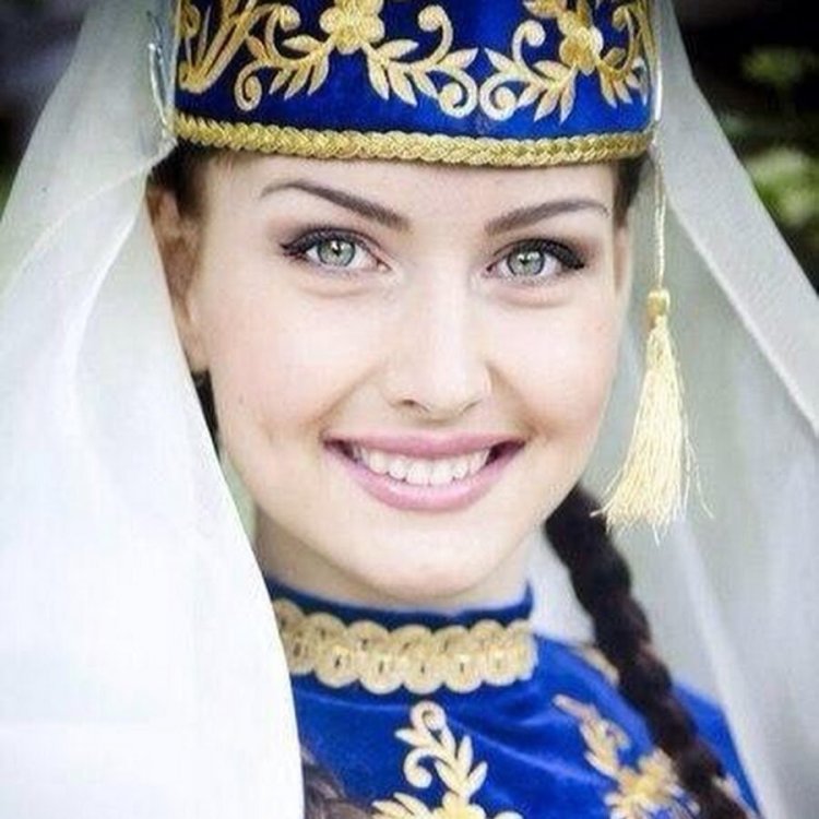Уйгурские красавицы девушки