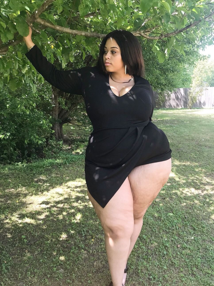 Кудрявая толстушка