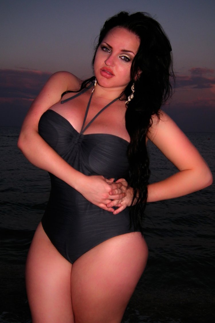 Полные армянки