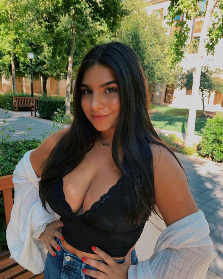 Огромная грудь Любительское