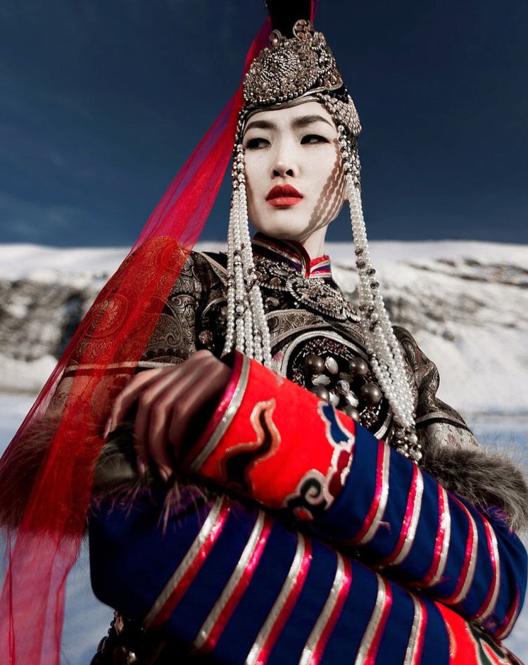 Красивые тувинские девушки