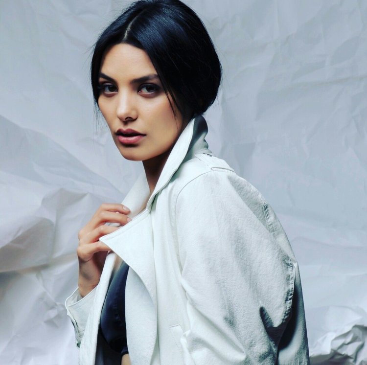 Актриса Хазал Филиз