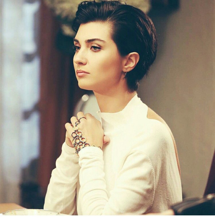 Туба Буйукустун Сюхан