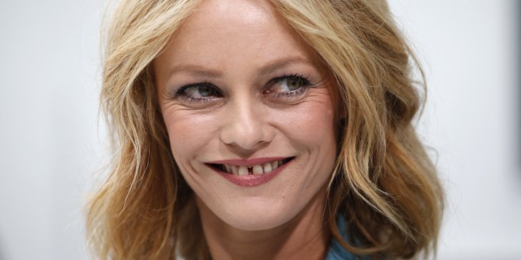 Ванесса Паради улыбка