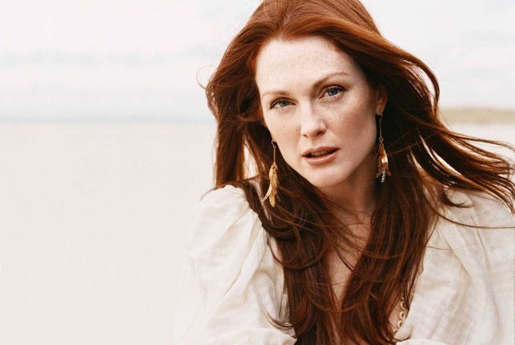 Джулианна Мур