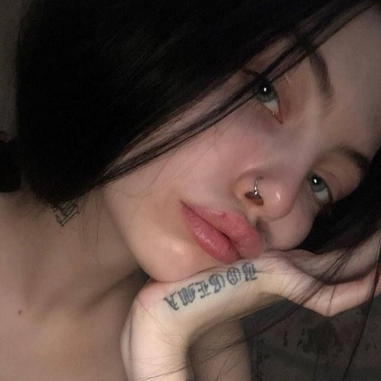 Милые девушки с пирсингом