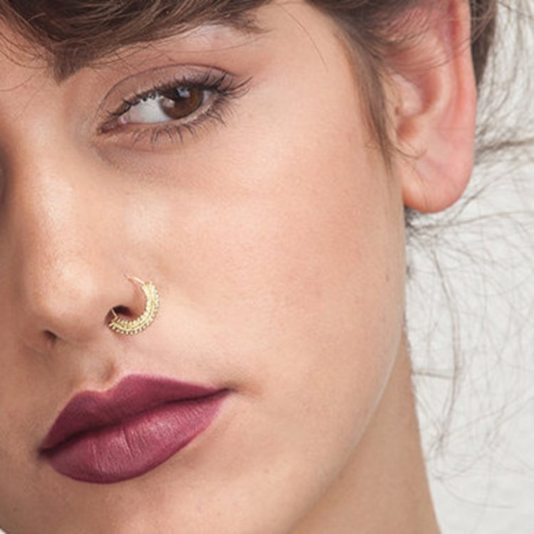 Колечко в носу