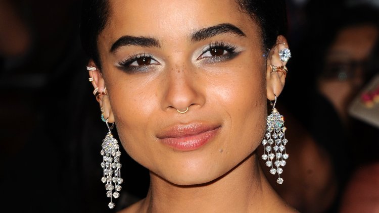 Зои Кравиц проколы