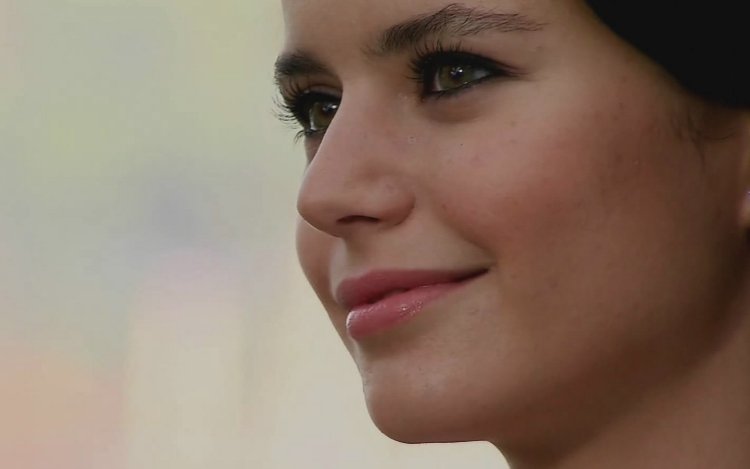 Турецкая актриса Берен саат