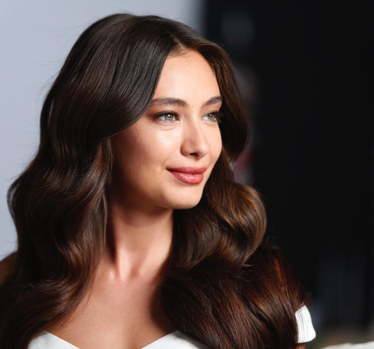 Неслихан Атагюль