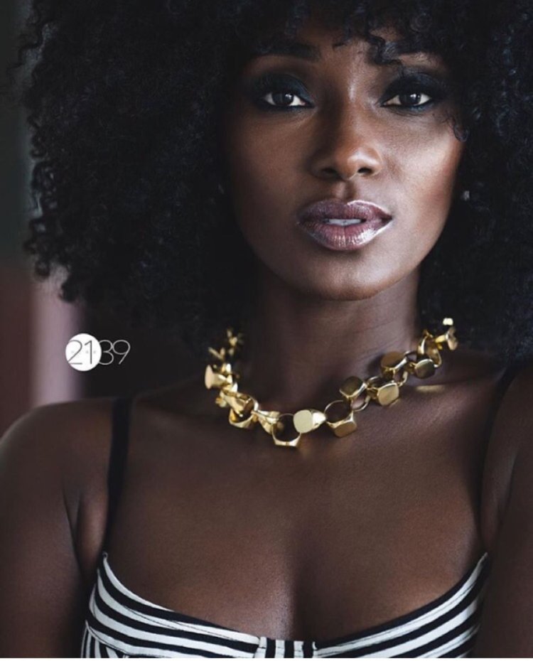 Афроамериканка певица Лилу