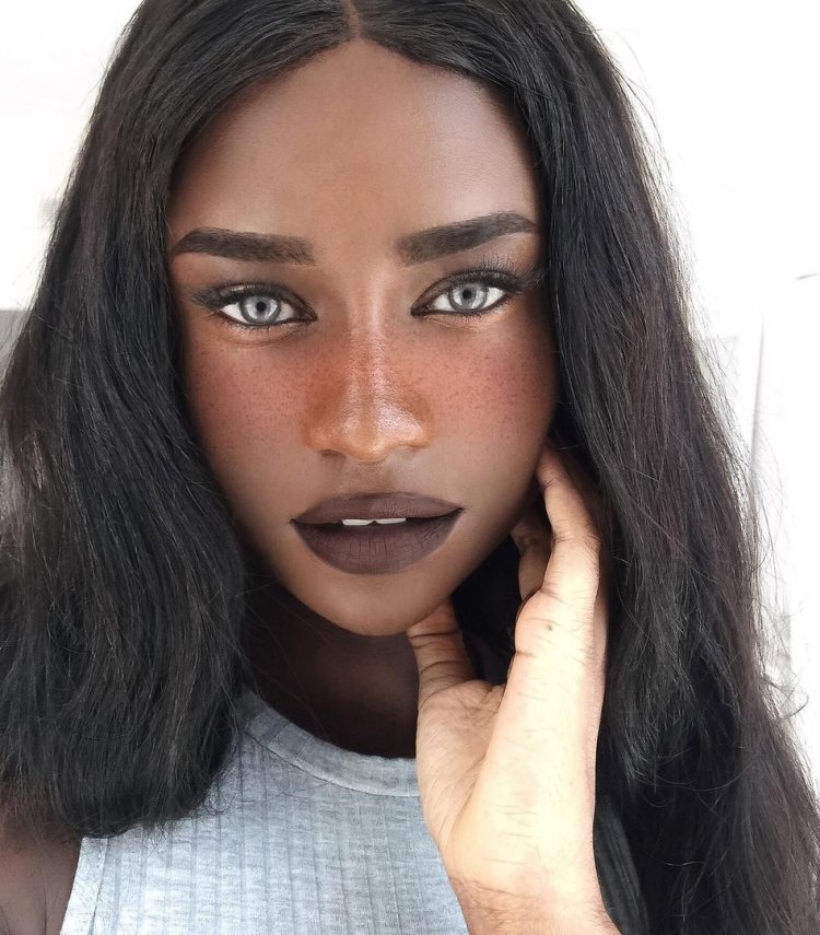 Пегги Даниэль темнокожая модель