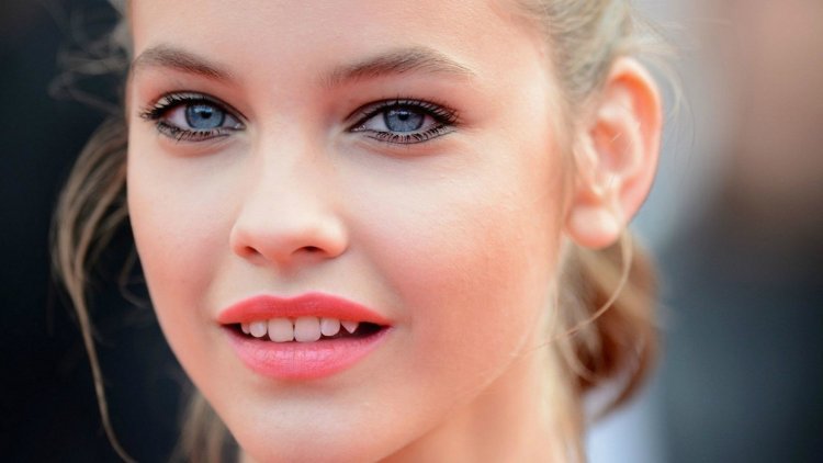 Барбара Палвин рот