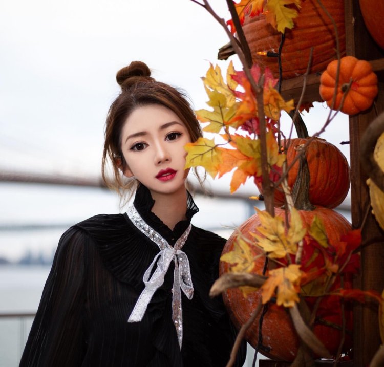 Японская актриса Винь Винь