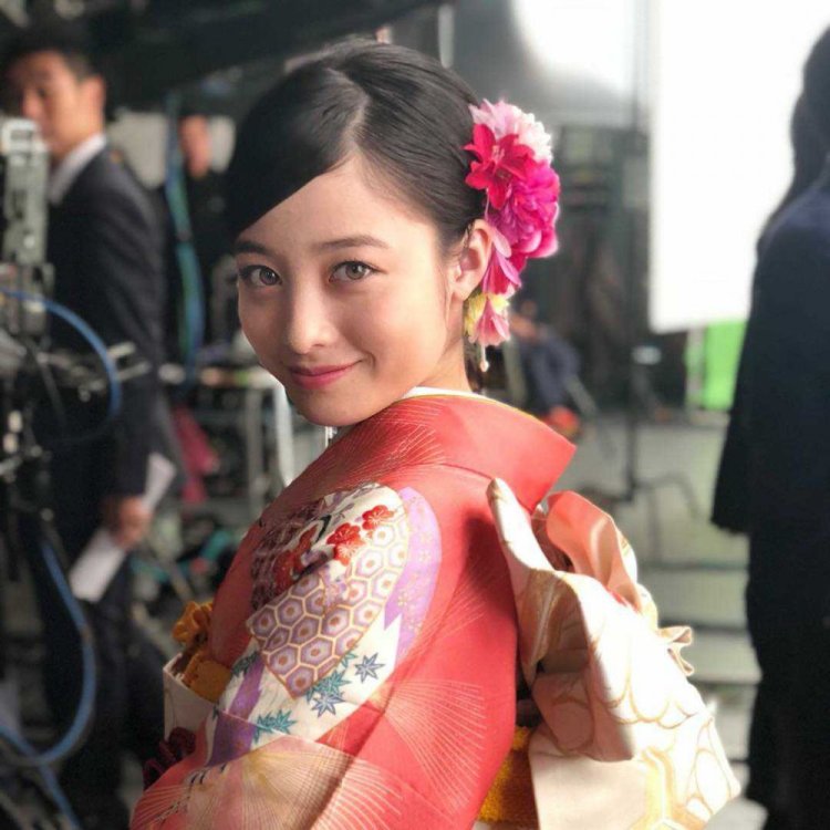 Китайская певица Kankan Дари ее фотографии