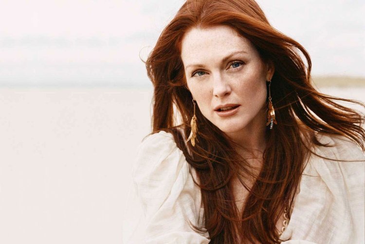 Актриса Мур Джулианна