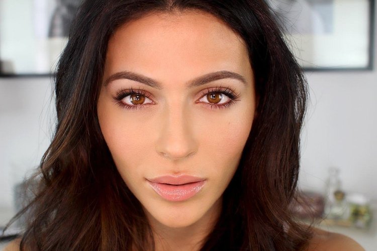 Миндалевидная форма глаз