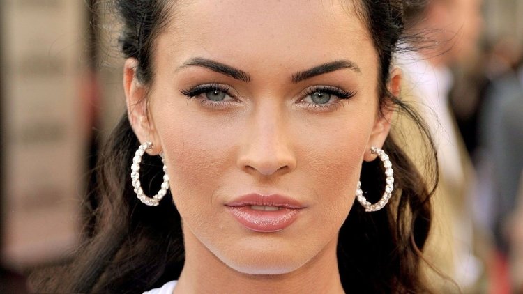 Брови Меган Фокс