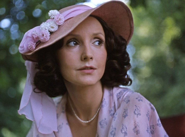 Эстер Экспосито элита сериал