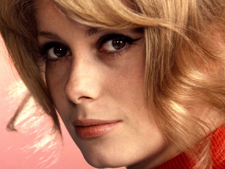 Катрин денёв