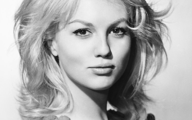 Катрин Демонжо