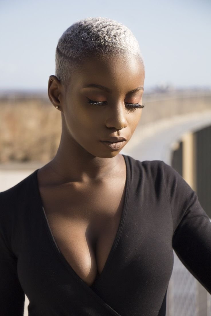 Грейс Джонс 80