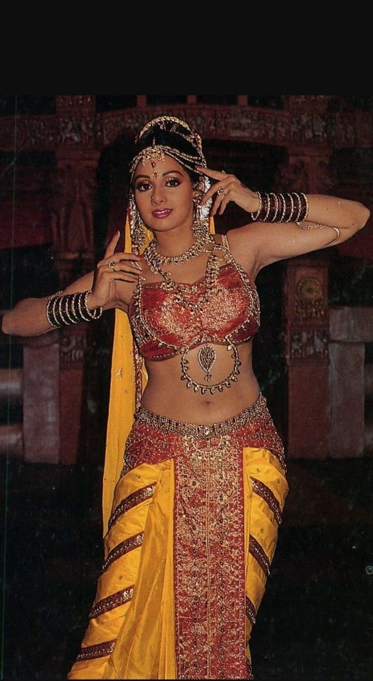 Шридеви танцовщица