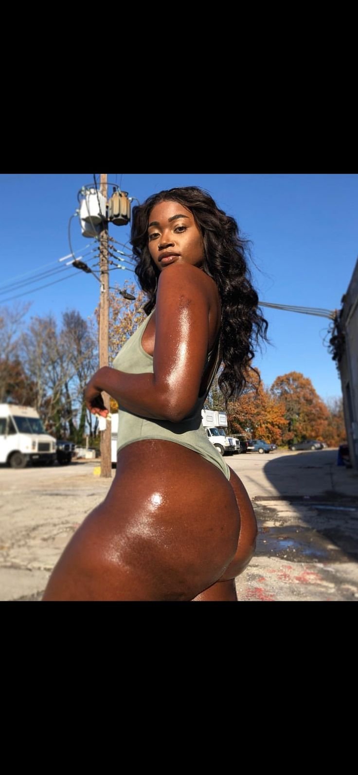 Ебони Миллс попа