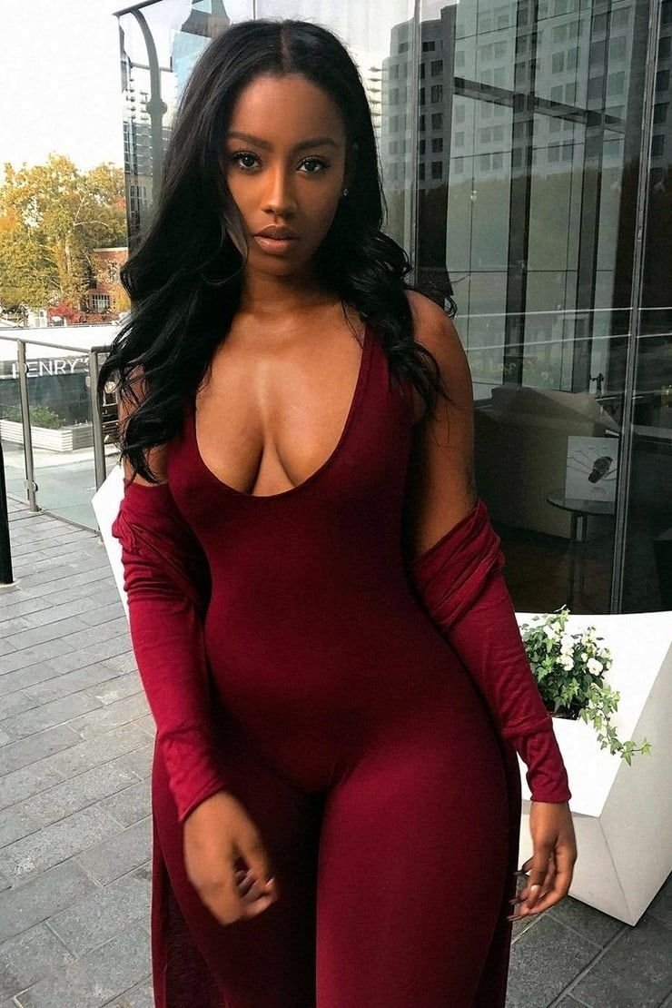 Рейвен Трейси в обтяжку