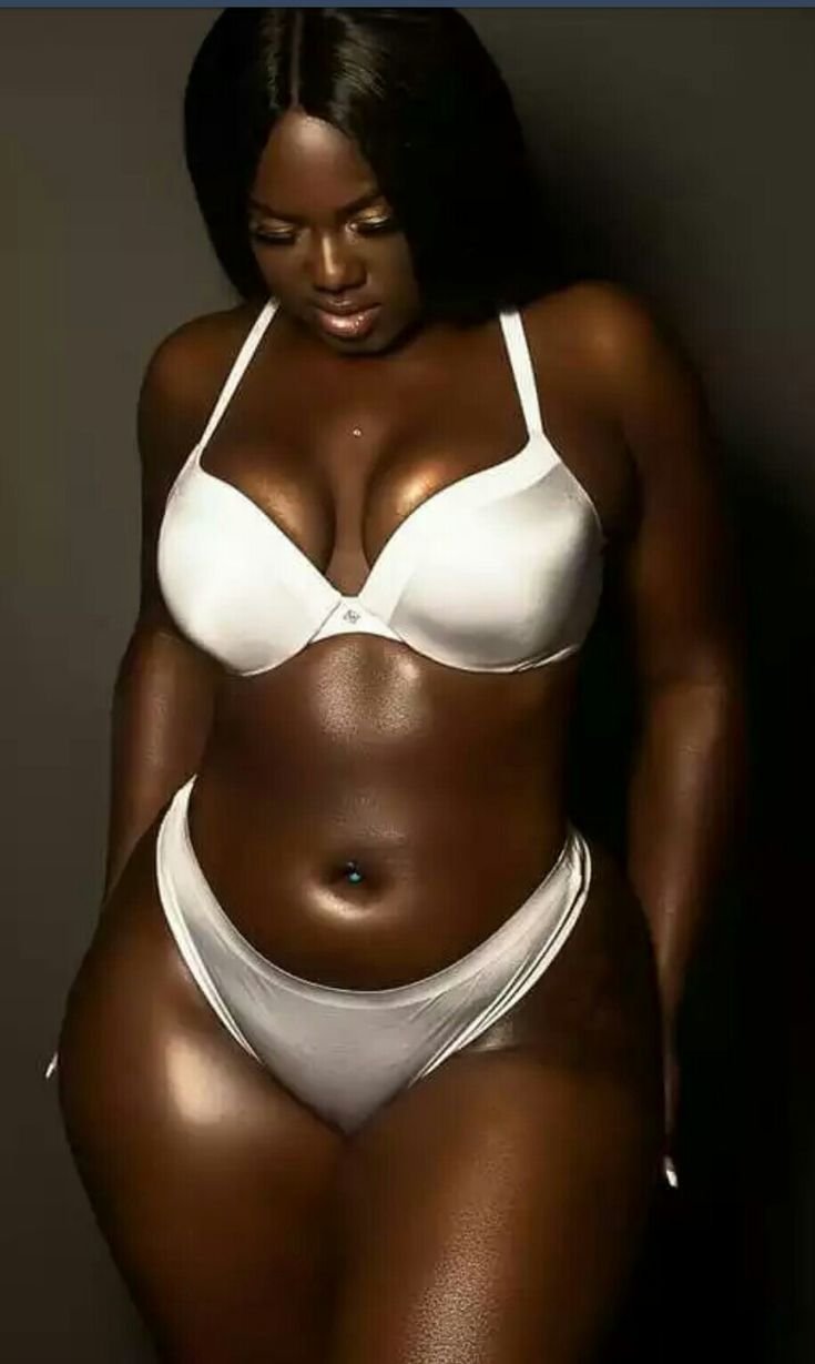 Monifa Jansen Амазонка