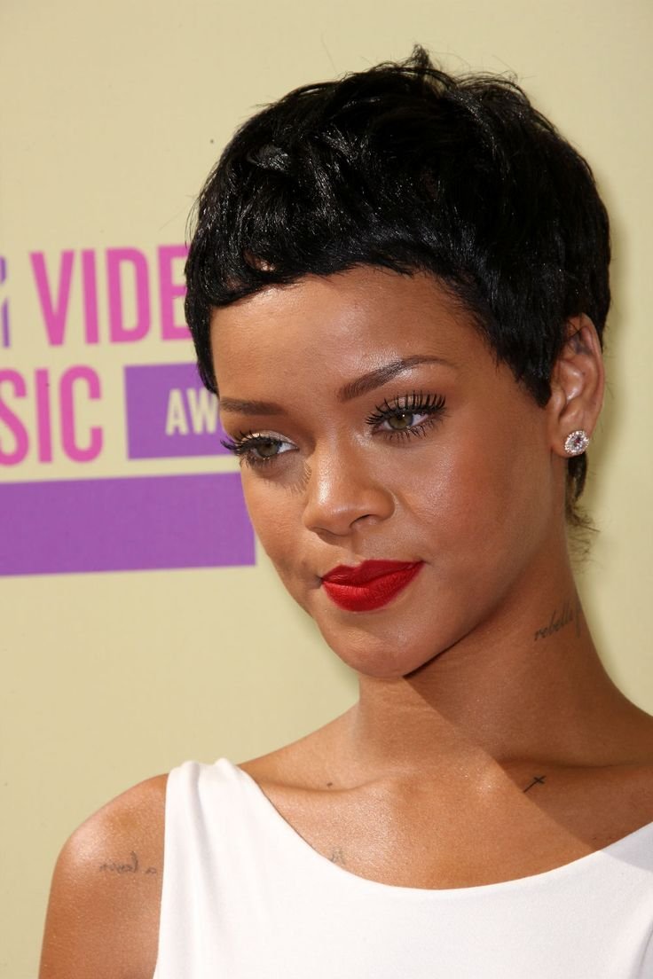 Рианна певица с короткой