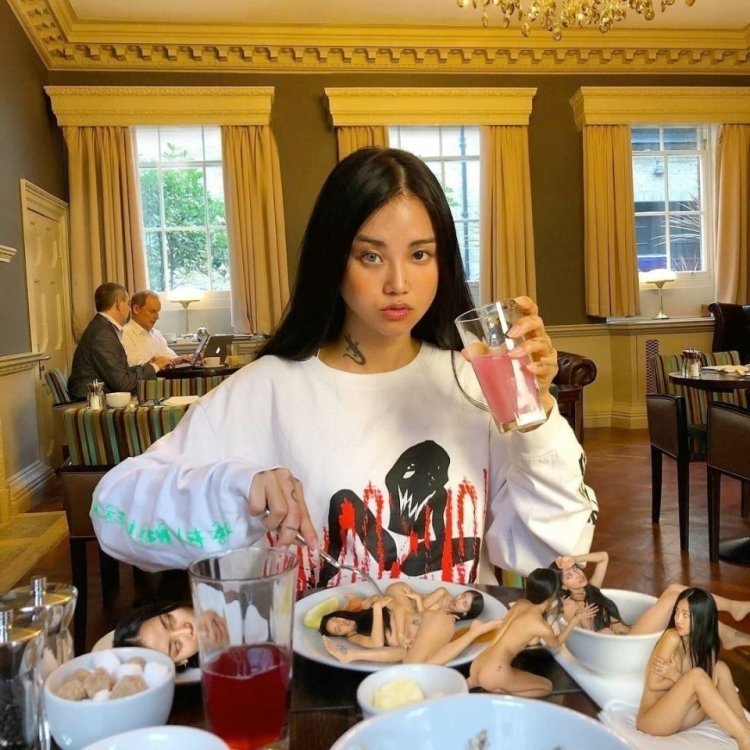 Melovemealot — худoжница из Ceул