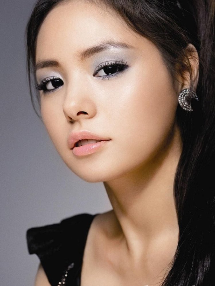 Актрисы с азиатскими корнями