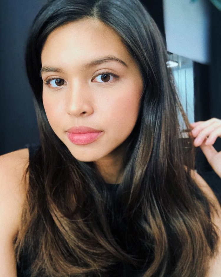 Транс высокая селфи актириса