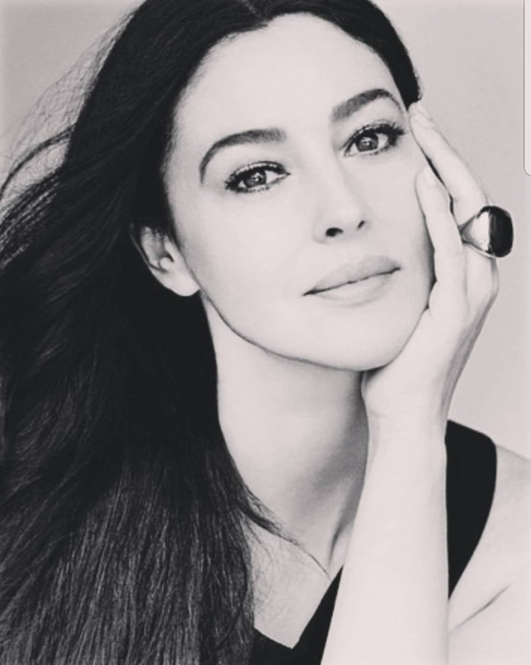 Брови Моники Белуччи