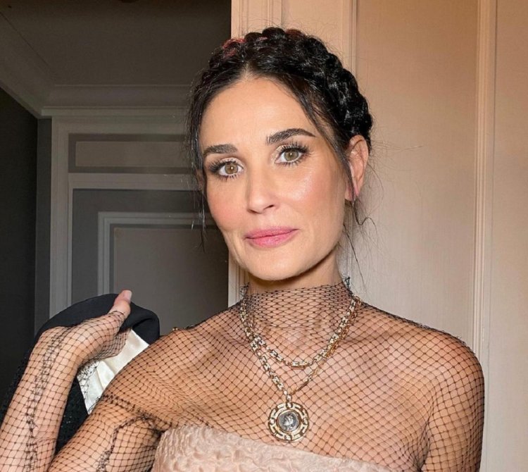 Деми Мур 2022