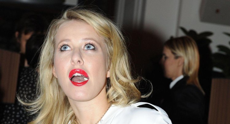 Ксения Собчак открытый рот