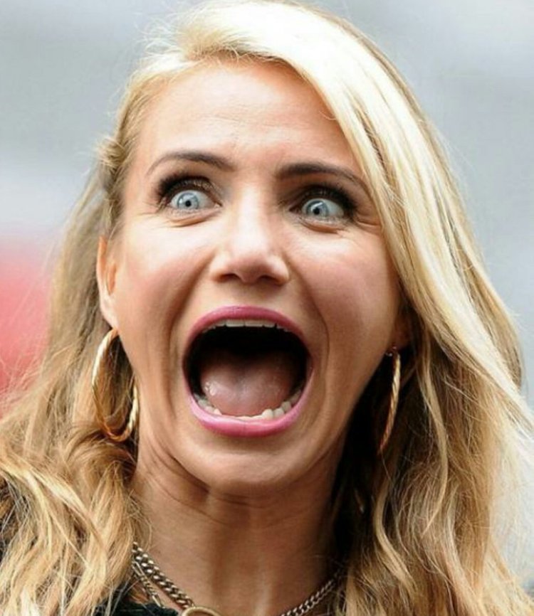 Кэмерон Диаз с открытым ртом