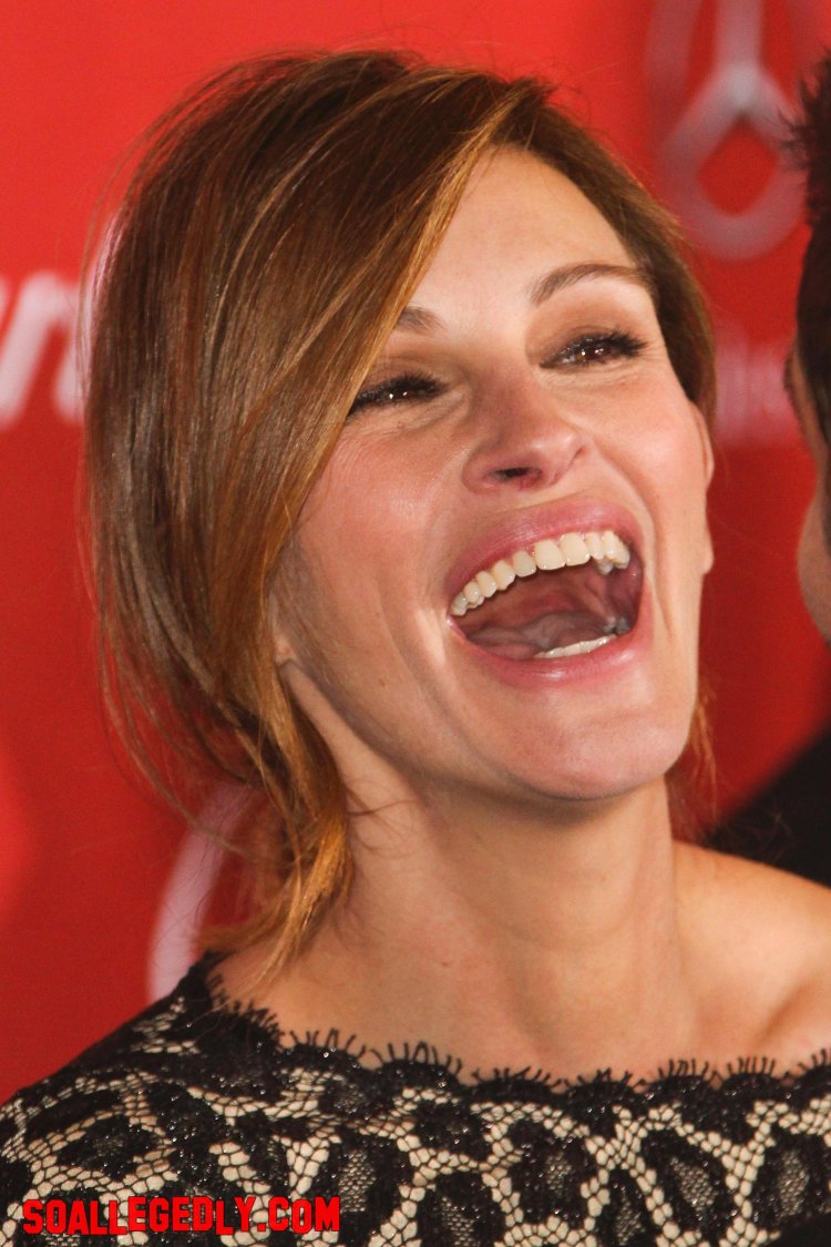 Джулия Робертс tongue