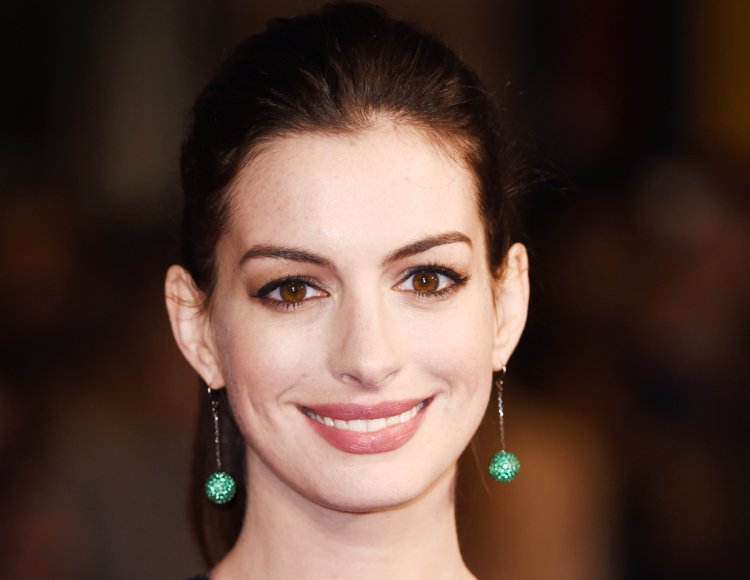 Энн Хэтэуэй глаза