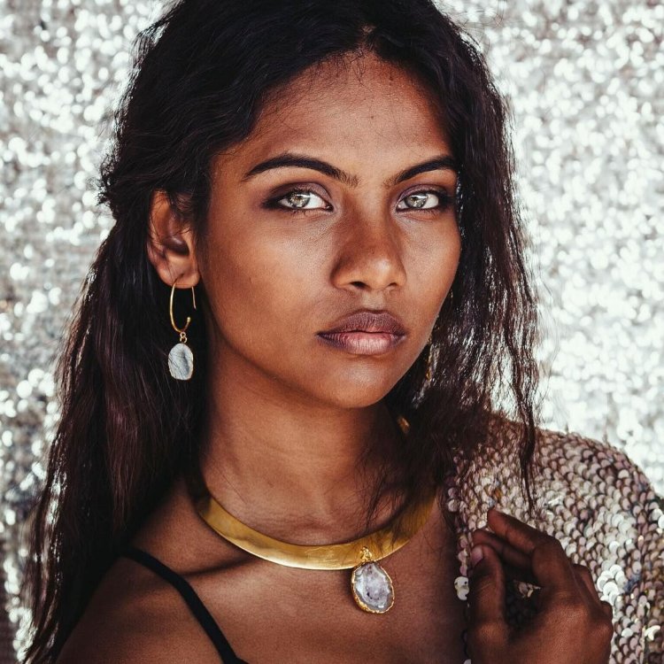 Индийская модель Рауда Атиф