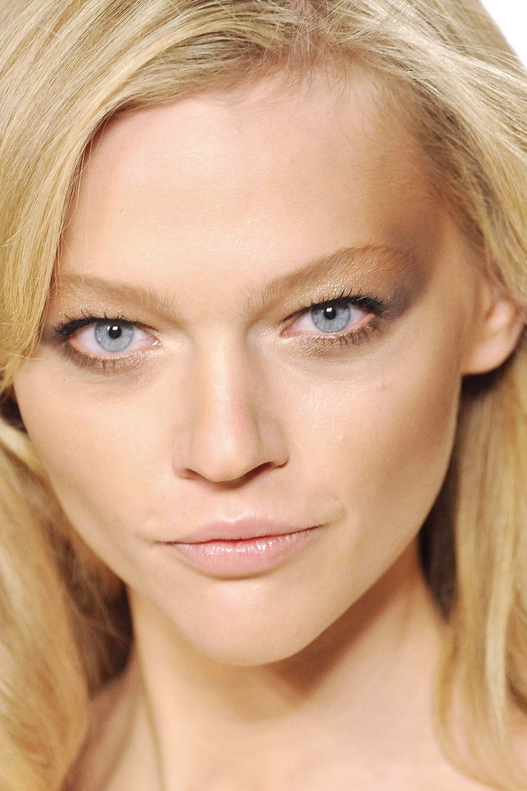 Саша Пивоварова лицо