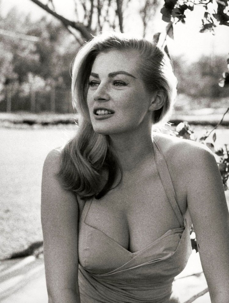 Актриса Анита Экберг