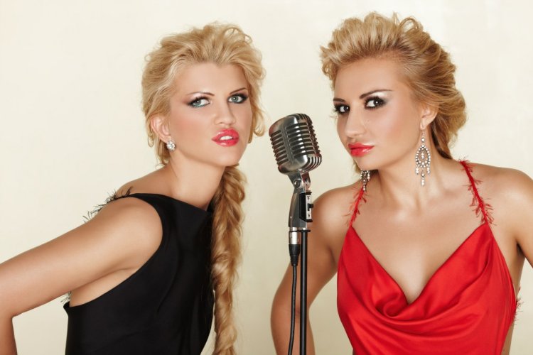 Дуэт певицы