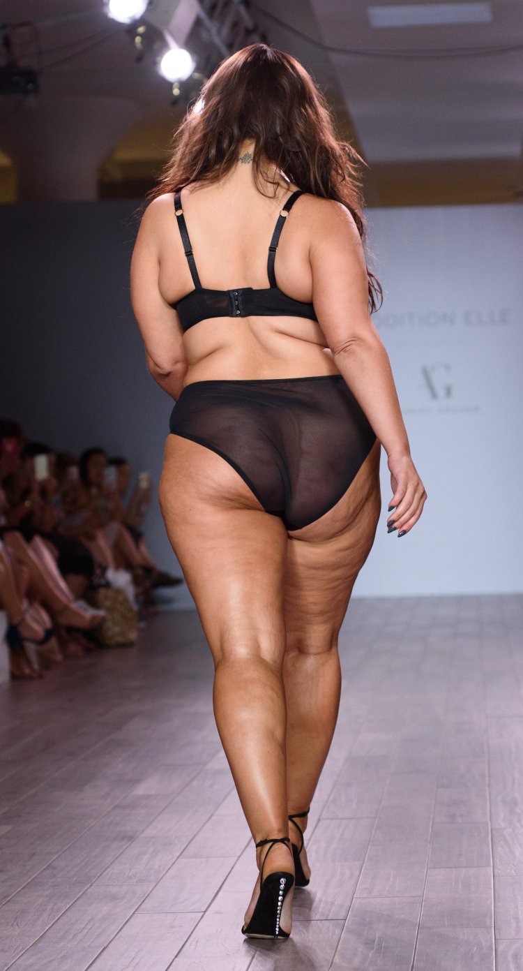 Модель Эшли Грэм