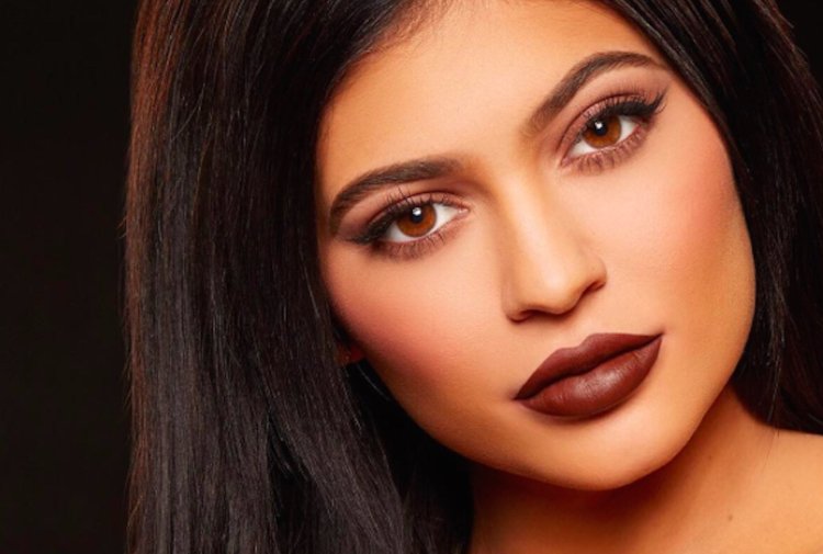 Цвет глаз кайли дженнер