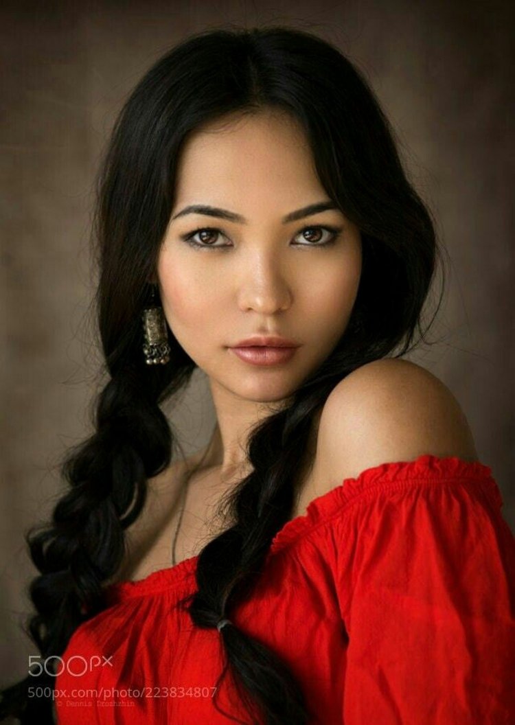 Женщины Восточной внешности