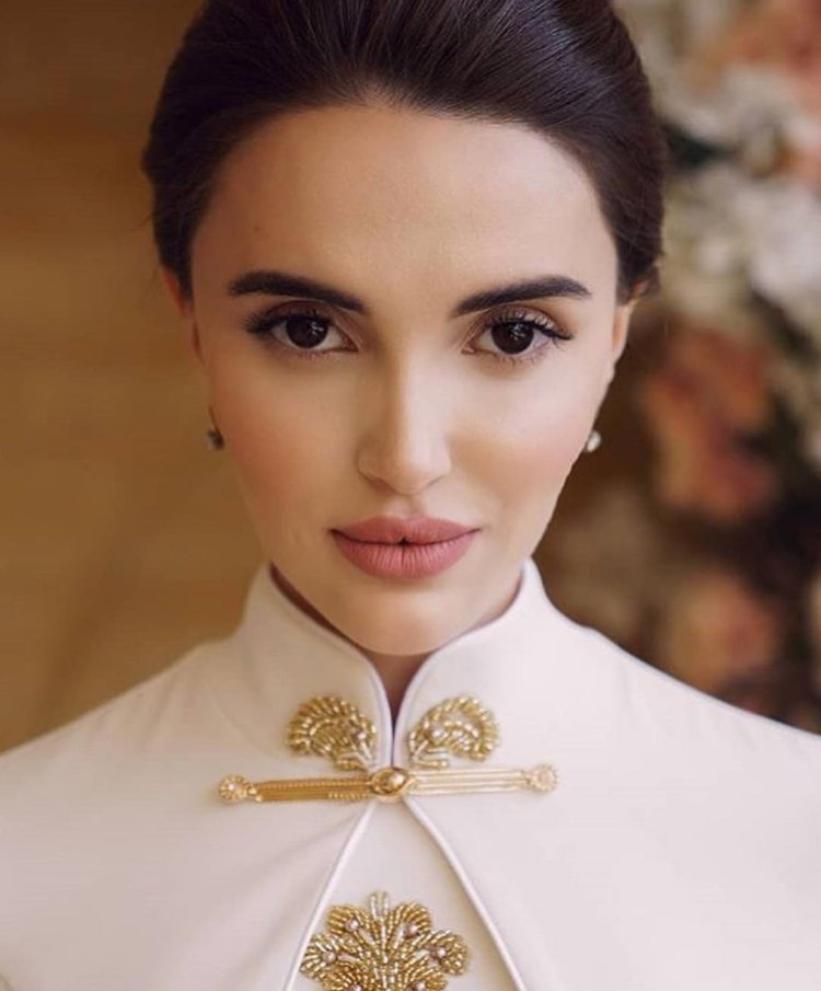 Девушки Восточной внешност