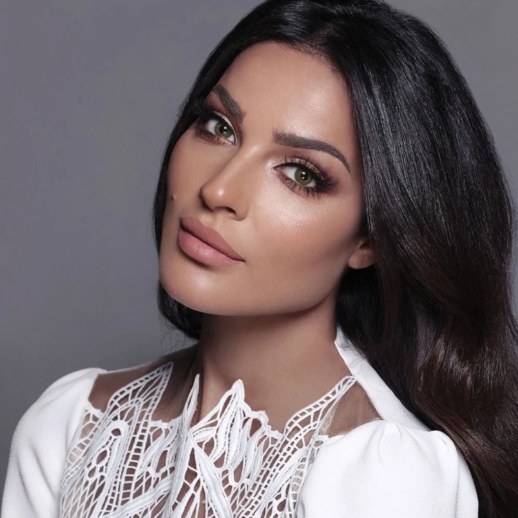 Надин Нассиб Нджеим