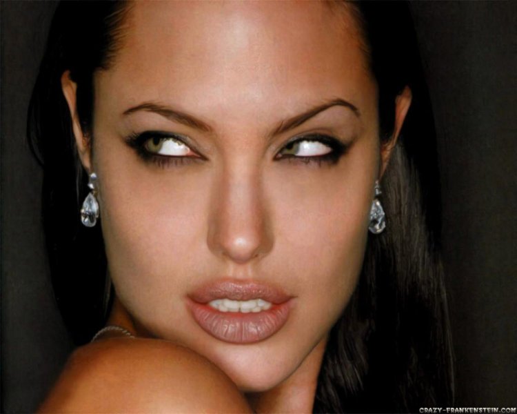 Анджелина Джоли глаза